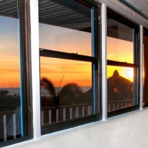 Plaza Beach - Beachfront 3*